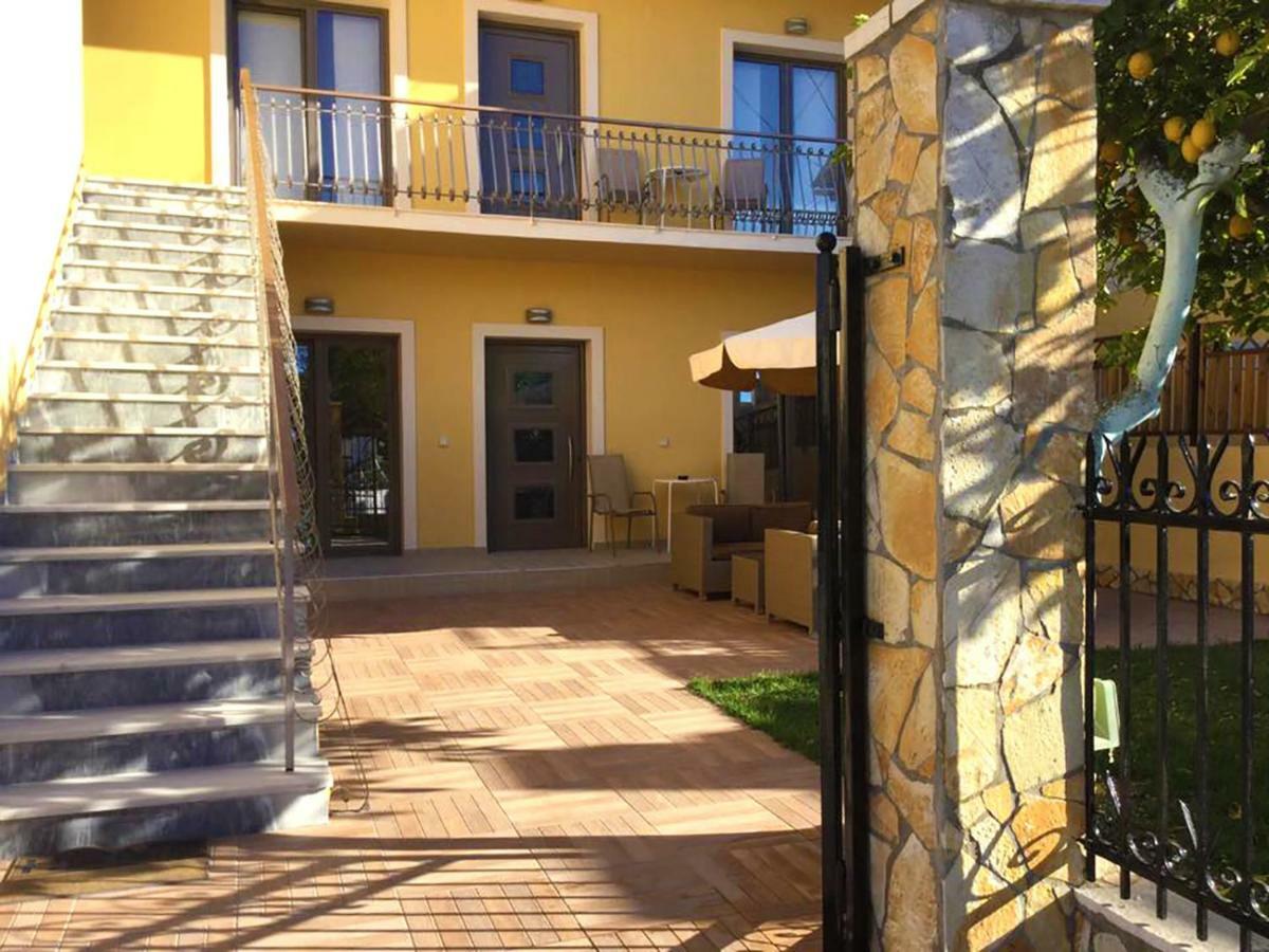 Villa Marinos Kavos Bagian luar foto